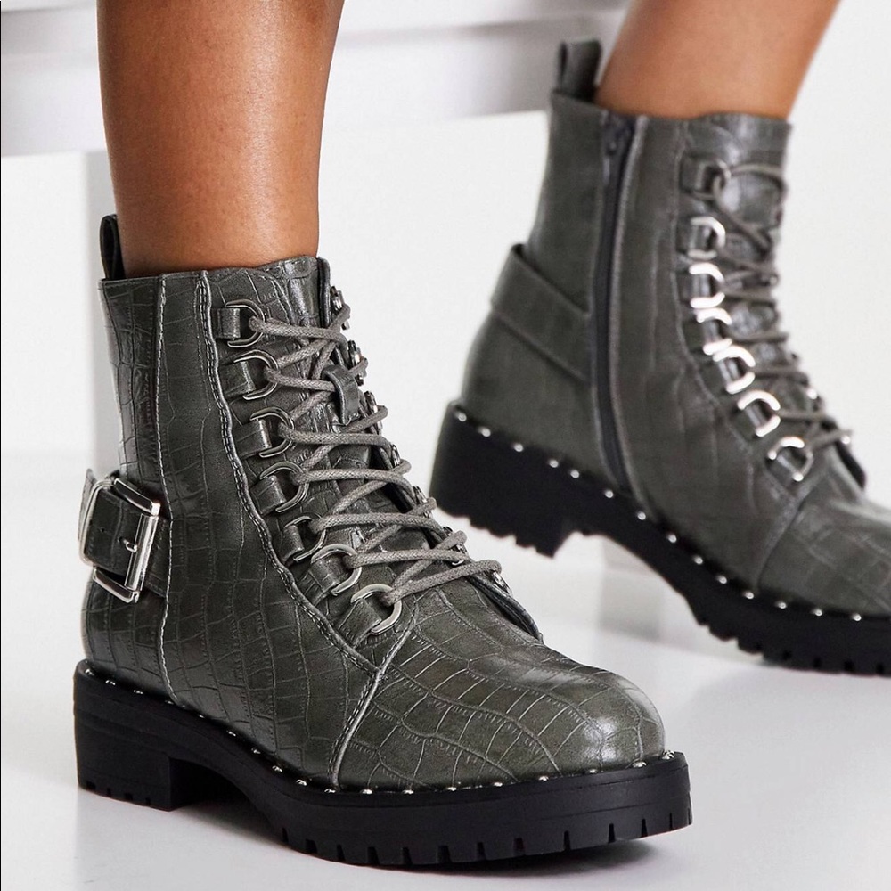 NWT ASOS Design Aura Lace-Up Hiker Boots - Picture 3 of 5